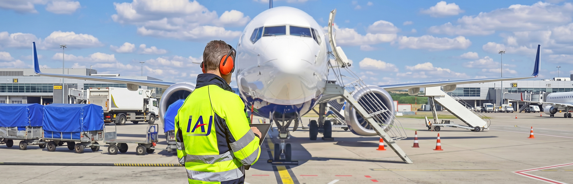グランドハンドリング業務をはじめとした航空支援 航空機関連の豊富なサービスをご提案